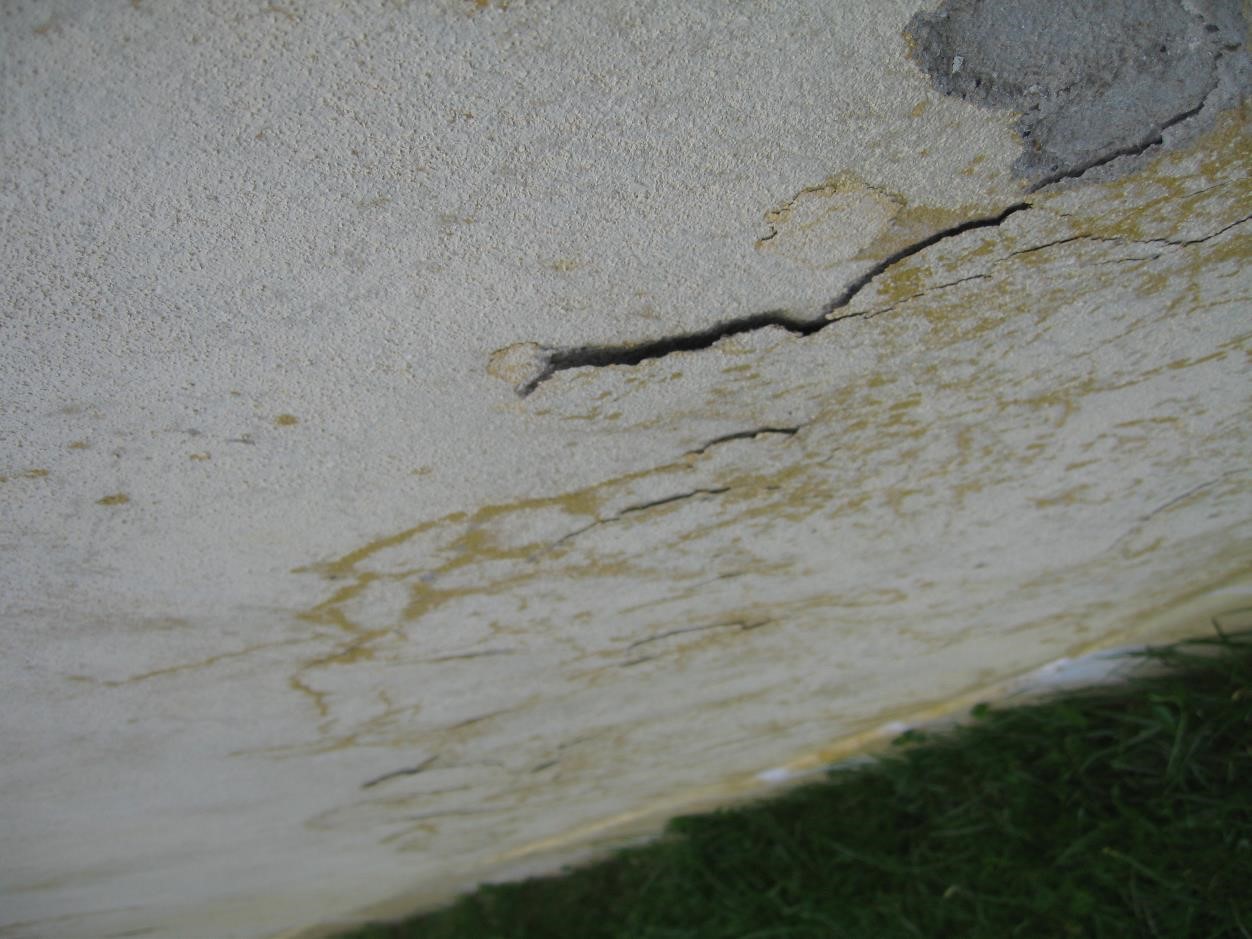 Frost damaged render